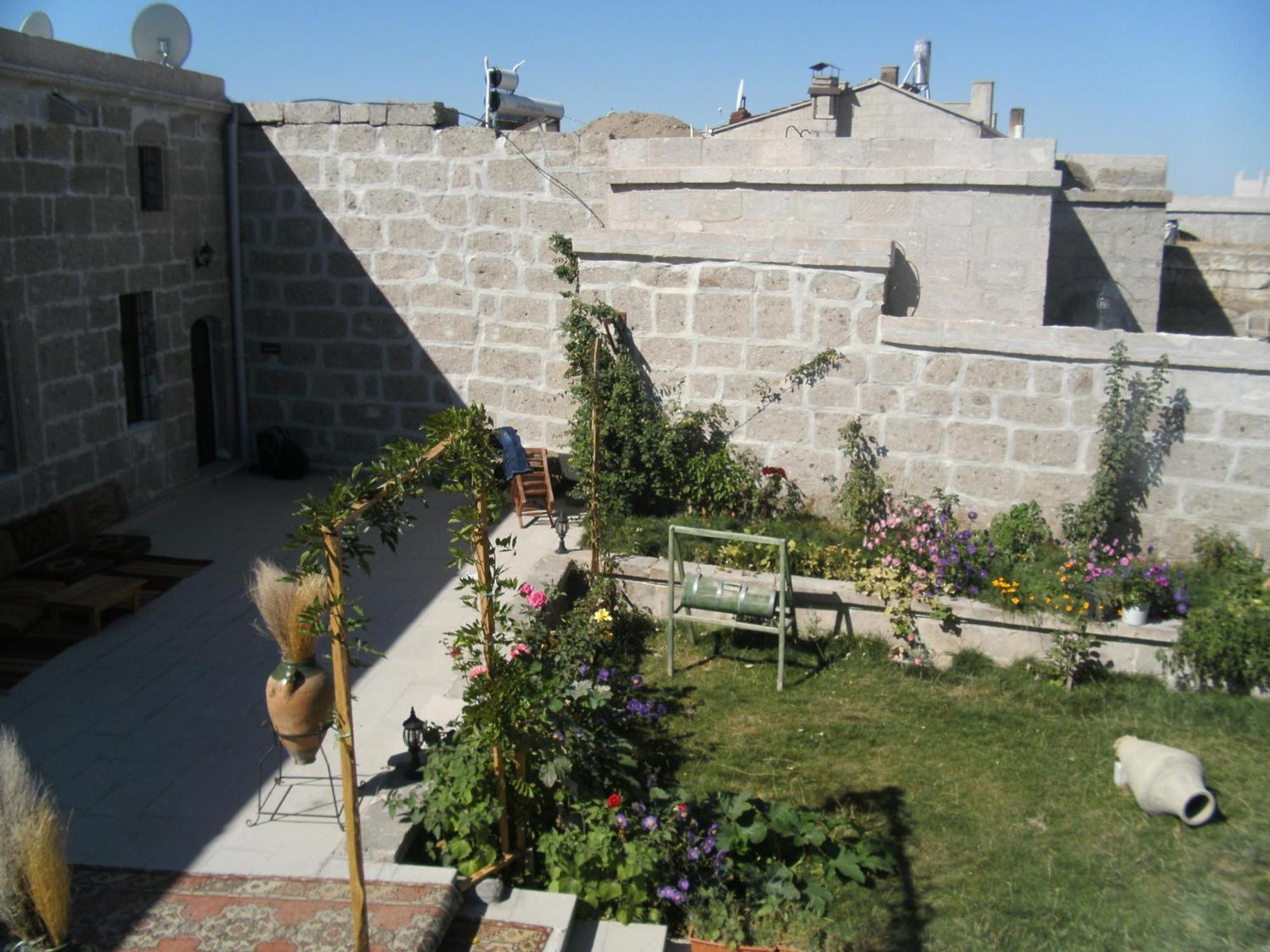 Osmanoglu Hotel Guzelyurt Exterior photo